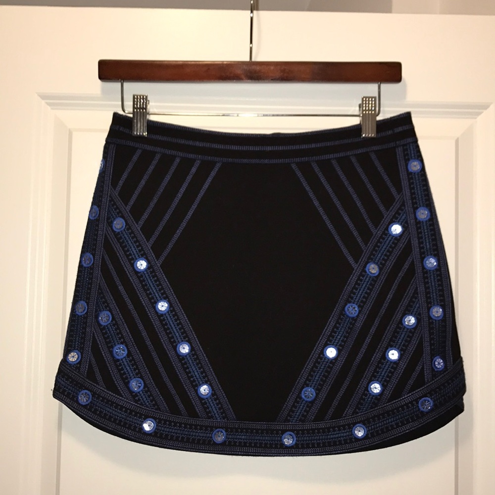 ◾️NWT BCBG Skirt◾️